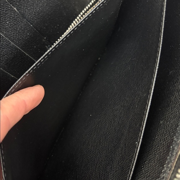 Louis Vuitton Black Taiga Leather Zippy Travel Organizer Wallet Clutch - Picture 8 of 16